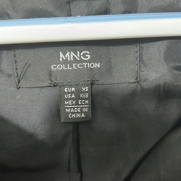 leather jacket - Picture 2 of 5